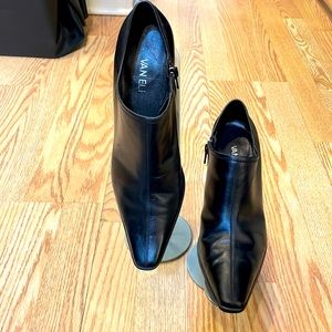 Black side zip Van Eli 8.5 M with 1.5 inch heel.